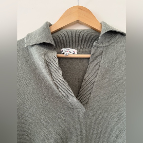 Poof New York Collared Sweater, size medium. - Picture 3 of 8